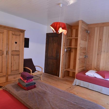 مبيت وإفطار فينترون Le Chalet De Valentine المظهر الخارجي الصورة